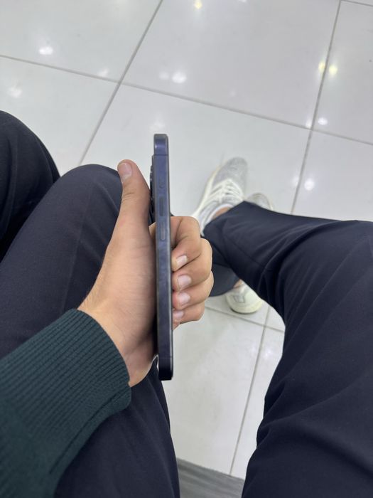 iPhone 15 pro blue titan
