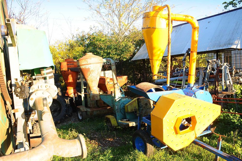 Moara cu ciocanele la tractor boabe-stiuleti-paioase-resturi vegetale