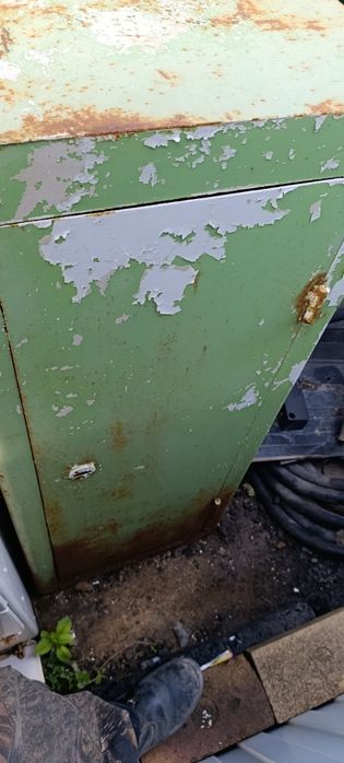 Сейф железный...