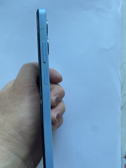 realme продам телефон хороши только экран  трещина на работу не влияет