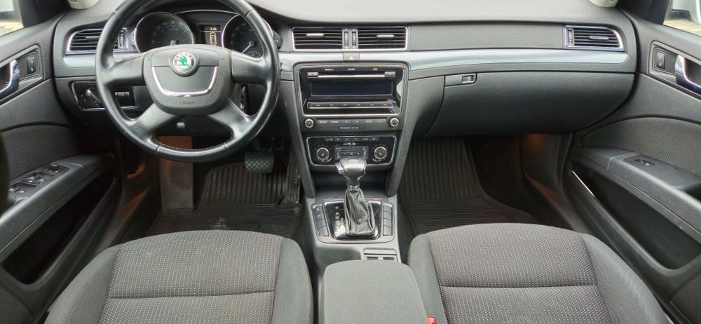 Skoda superb 2.0 diesel DSG 2012