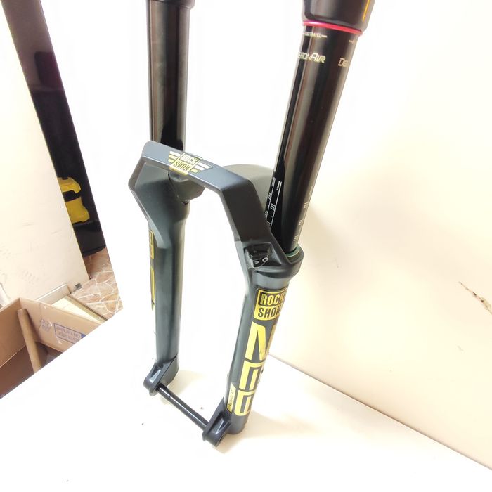 Rockshox Zeb 170mm charger 3, buttercup shaft.