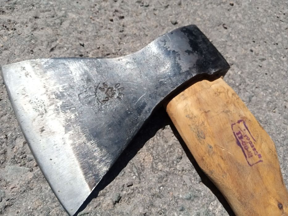 Советский топор 1980 года выпуска, прошедший ОТК