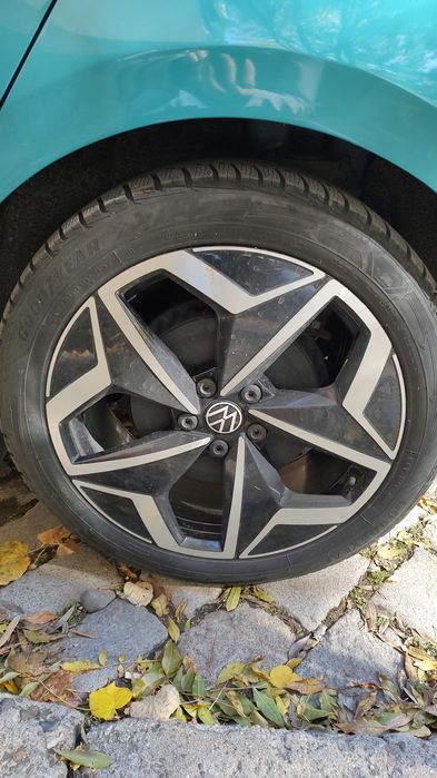 4бр зимни гуми GoodYear, 215/50/19, DOT 2020