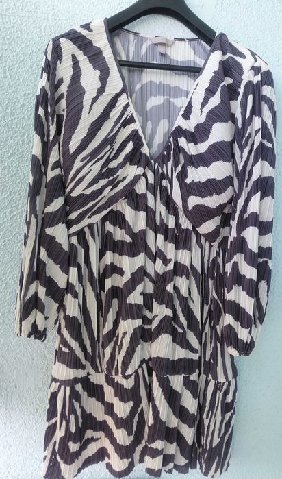 Рокля, чисто нова, XL