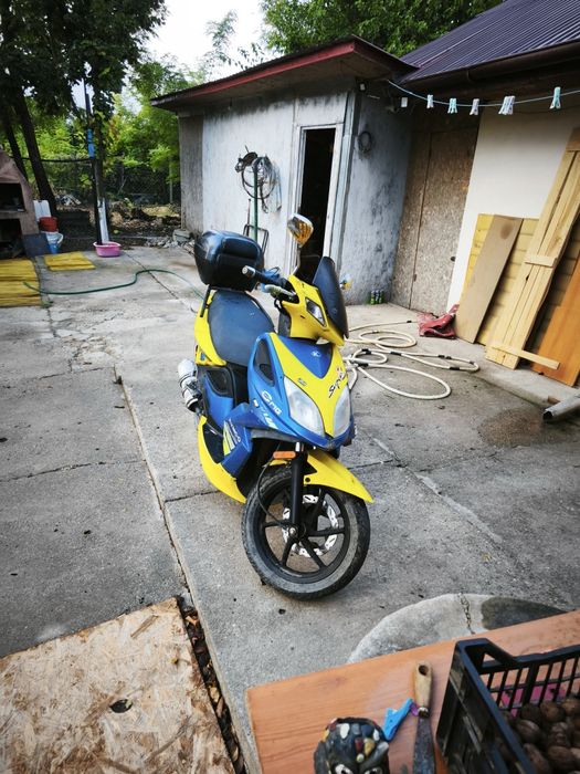Vând scuter sau schimb cu motocultor