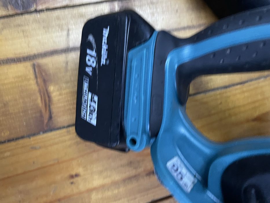 MAKITA DUC122 drujba cu acumulator 18v