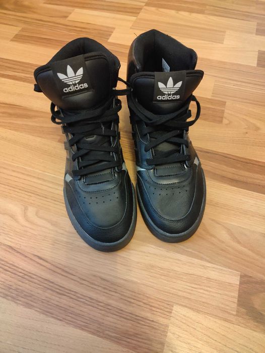 Adidasi Adidas nr 44 noi