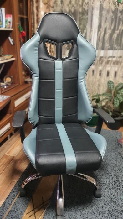 Продам компьютерный Игровое кресло