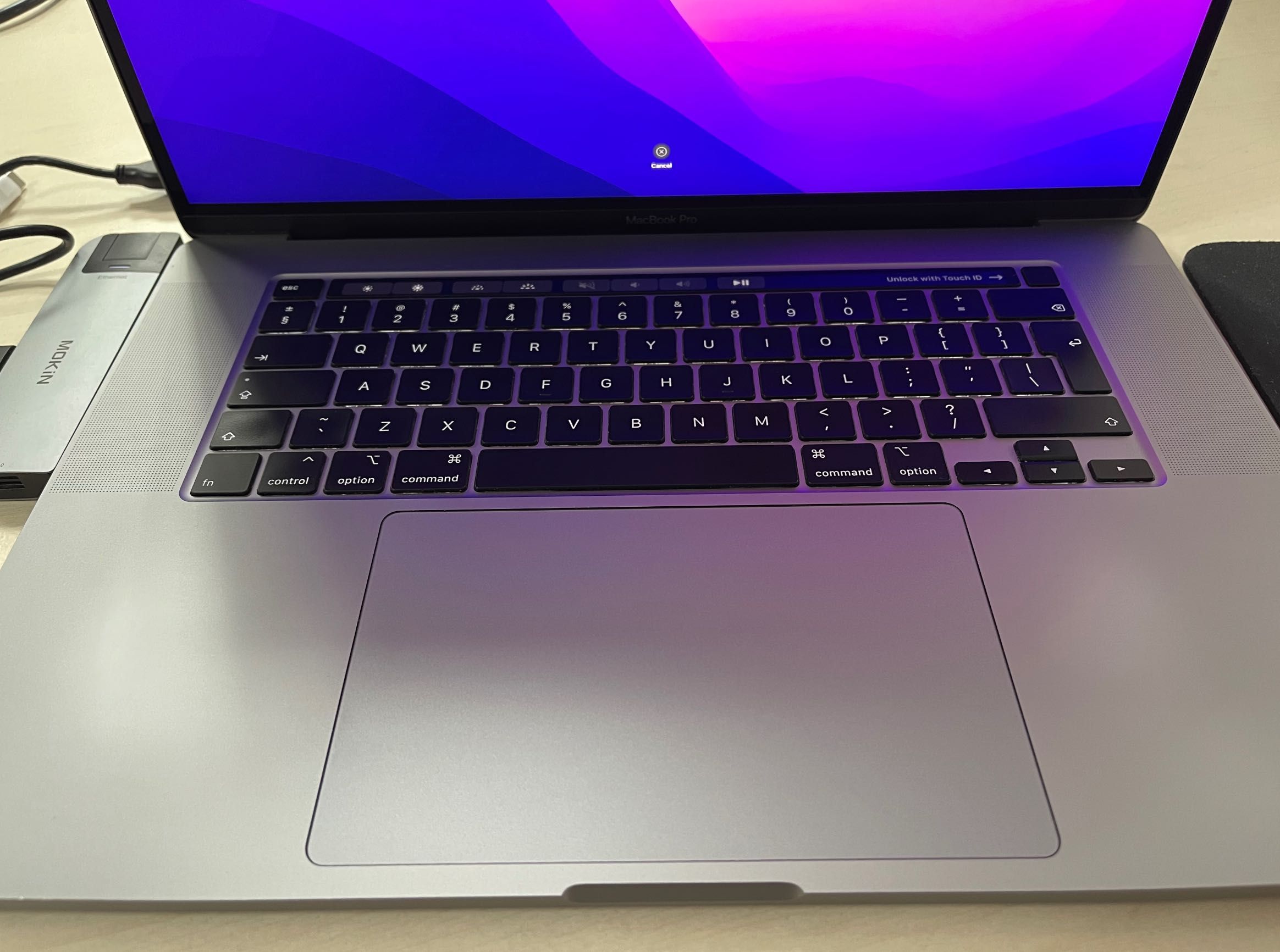 MacBook Pro 16" 2019 с TouchBar