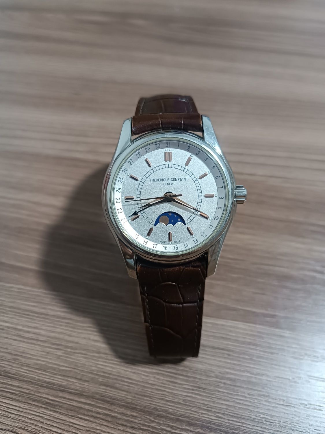 Часы Frederique constant