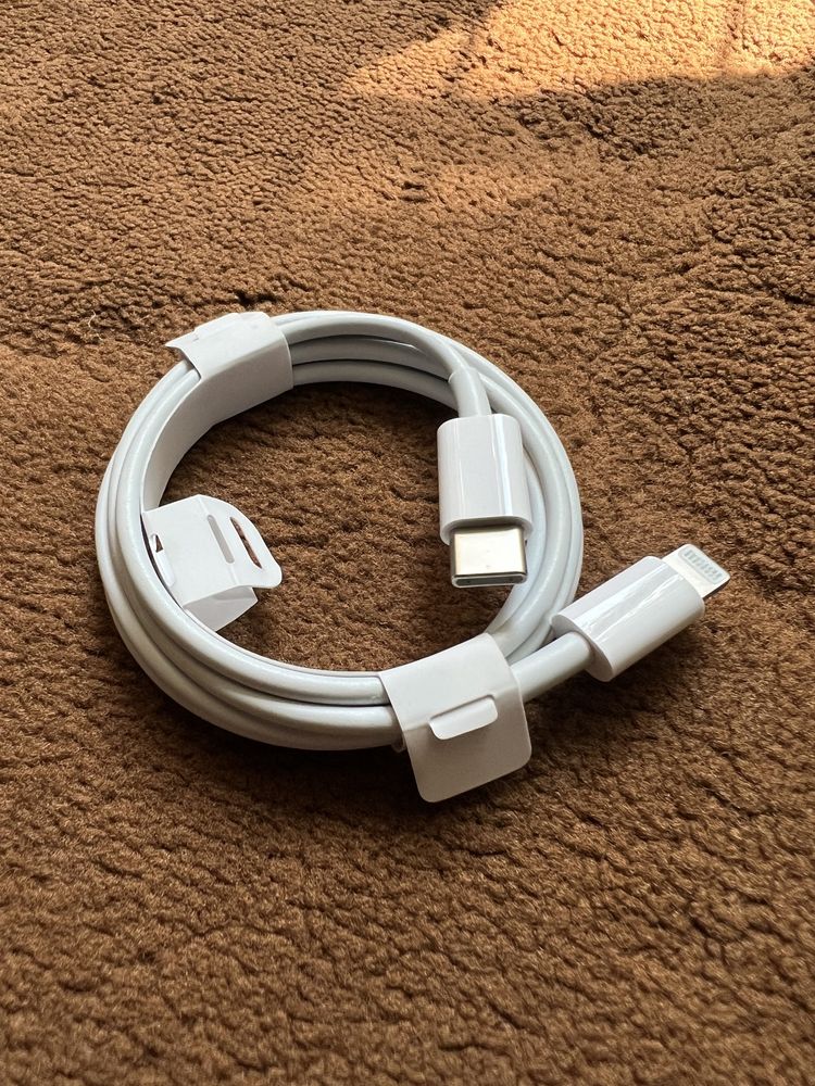 Cabluri încărcare Apple iPhone. iPad  usb C și normale  originale