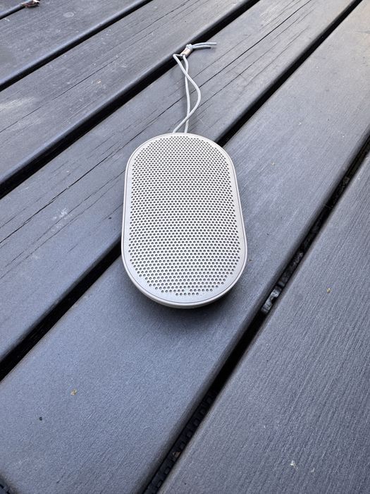 Vans/Schimb Boxa portabila BANG & OLUFSEN BeoPlay P2