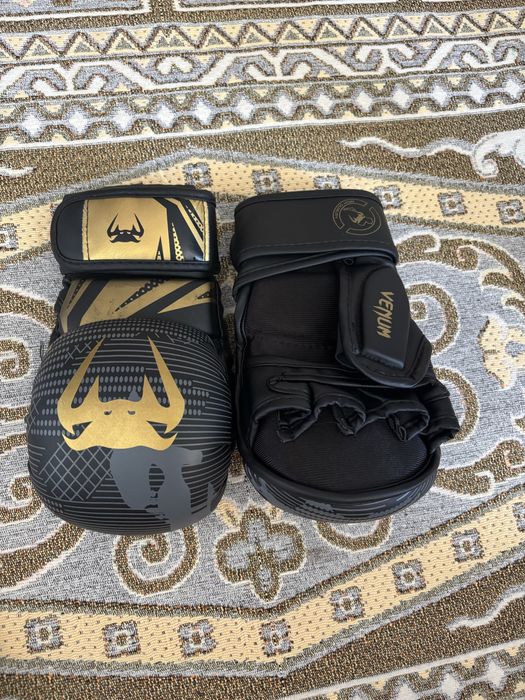 Жекпе жекте қолданылатын қолғап пен фути 3 4рет киілген.тап таза