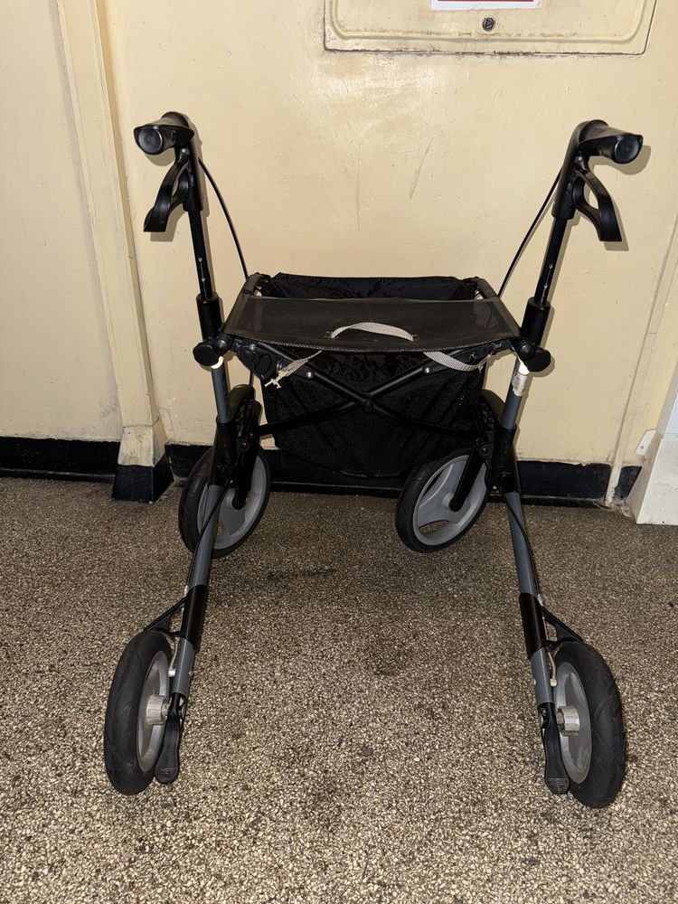 Cadru rollator cu roti mari ajutor deplasare (ca nou)