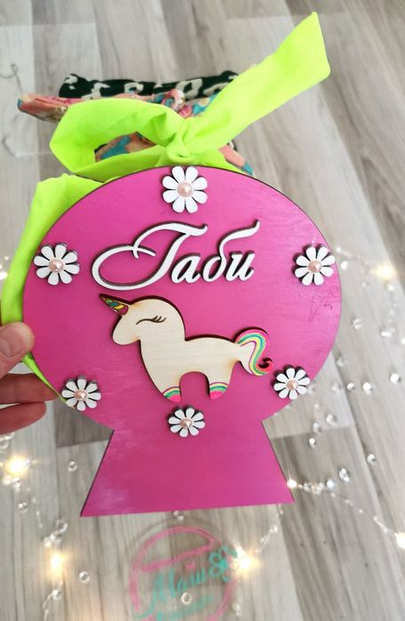 Персонализирана стойка за диадеми