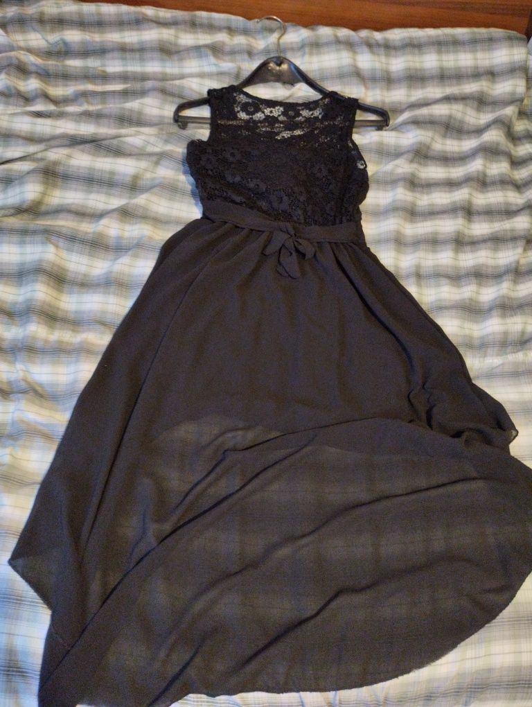 Черна рокля с кристалчета