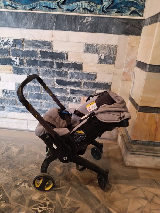 Коляска б/у в хорошем состоянии яа