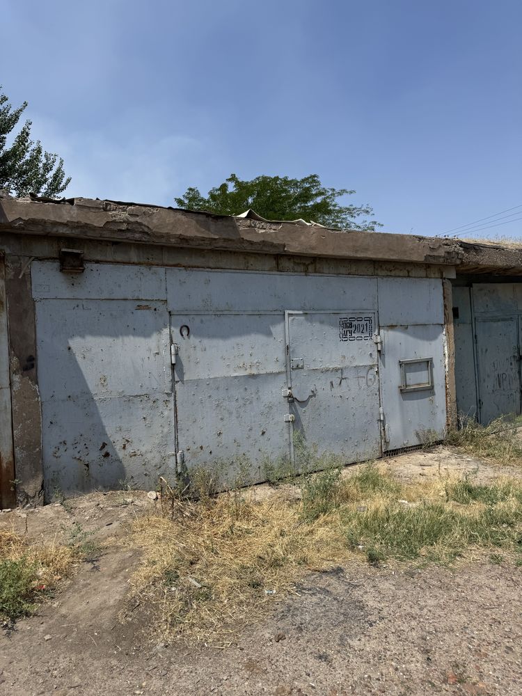 Продам свой большой гараж с ямой в хорошем состоянии