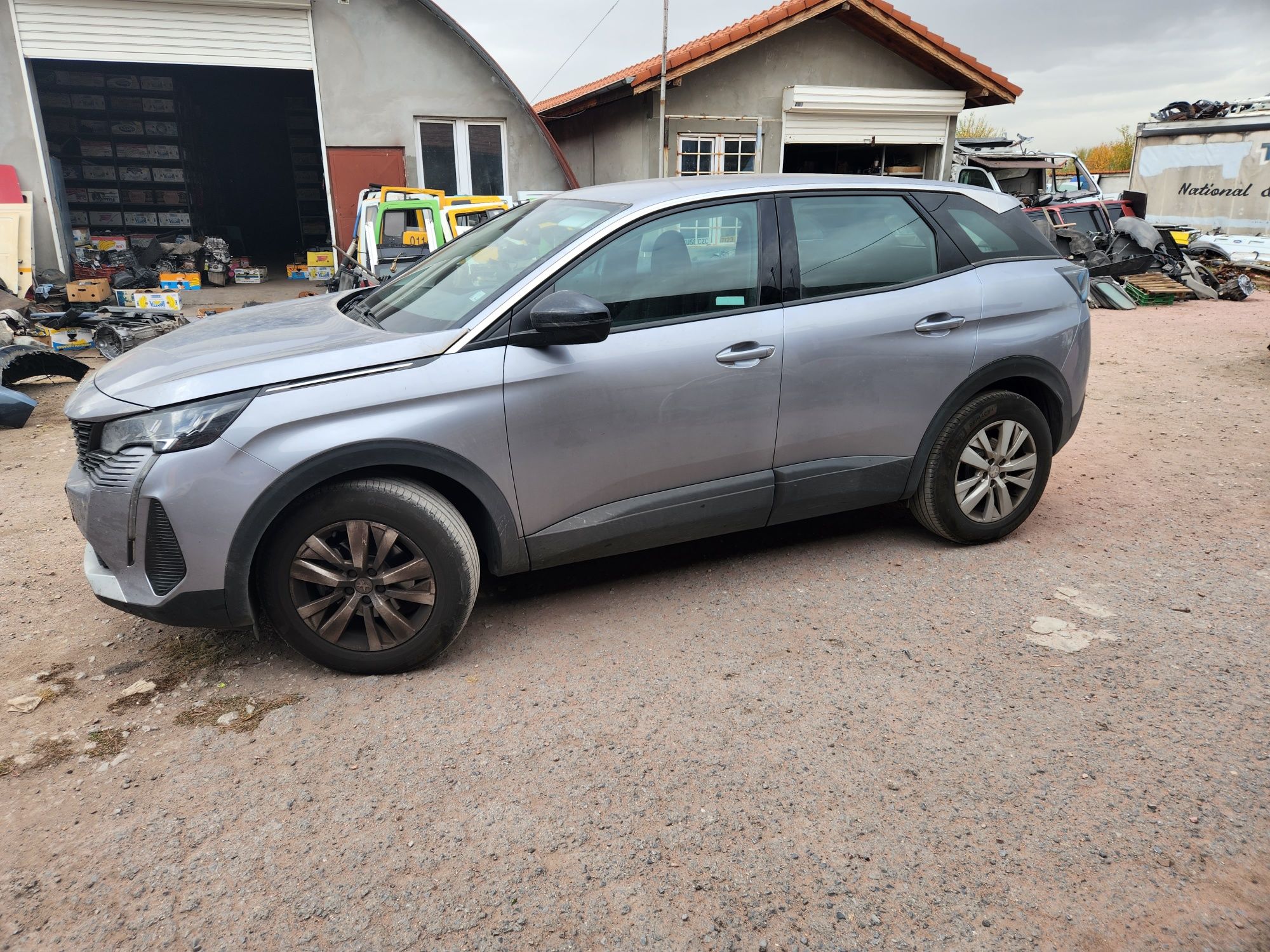 За Части Peugeot 3008 1.2t 2022 година