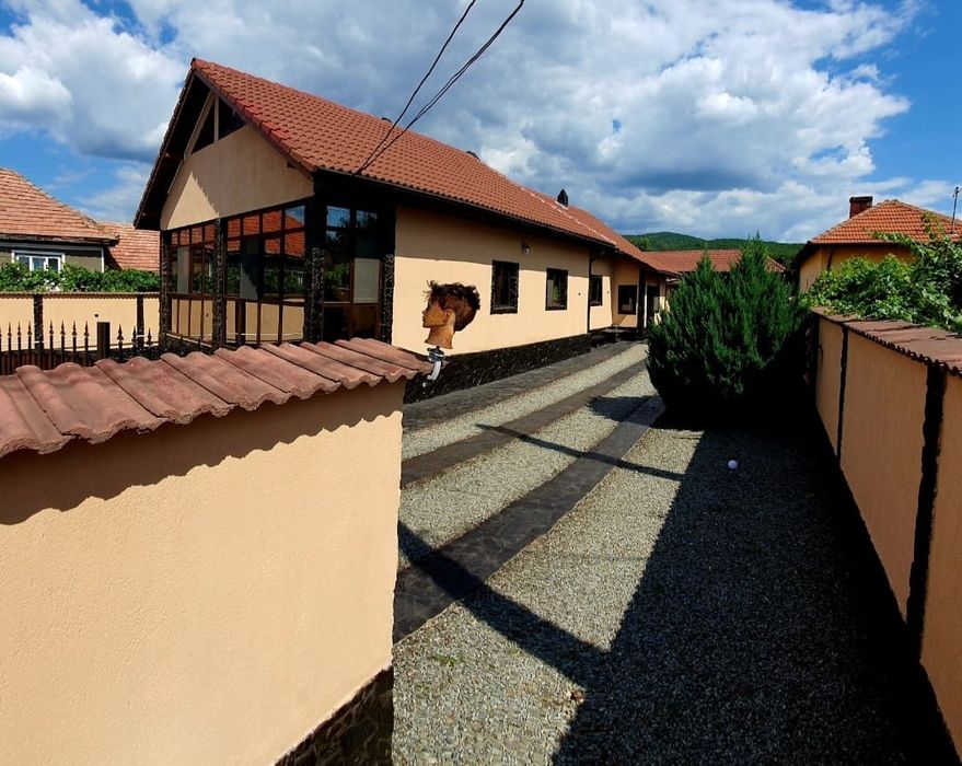 Vand casa locuibila