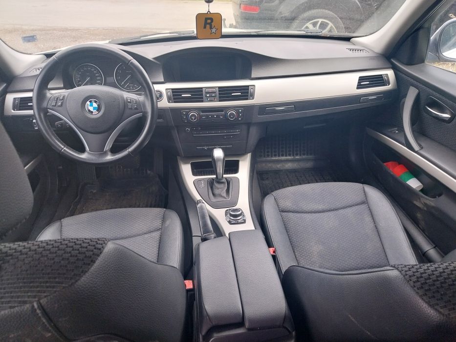 Арматурно табло за NAVI CIC и КЪП ХОЛДЪРИ Бмв LCI /Bmw E90 E91 E92 E93