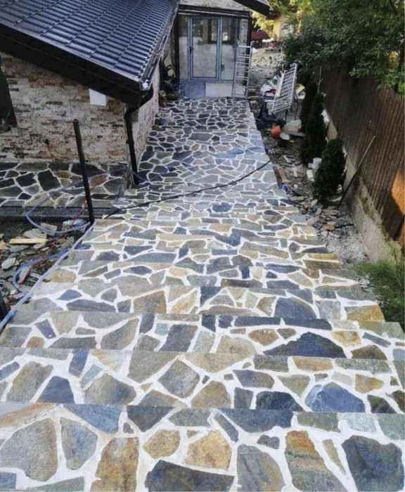 Vand si montez piatra naturală