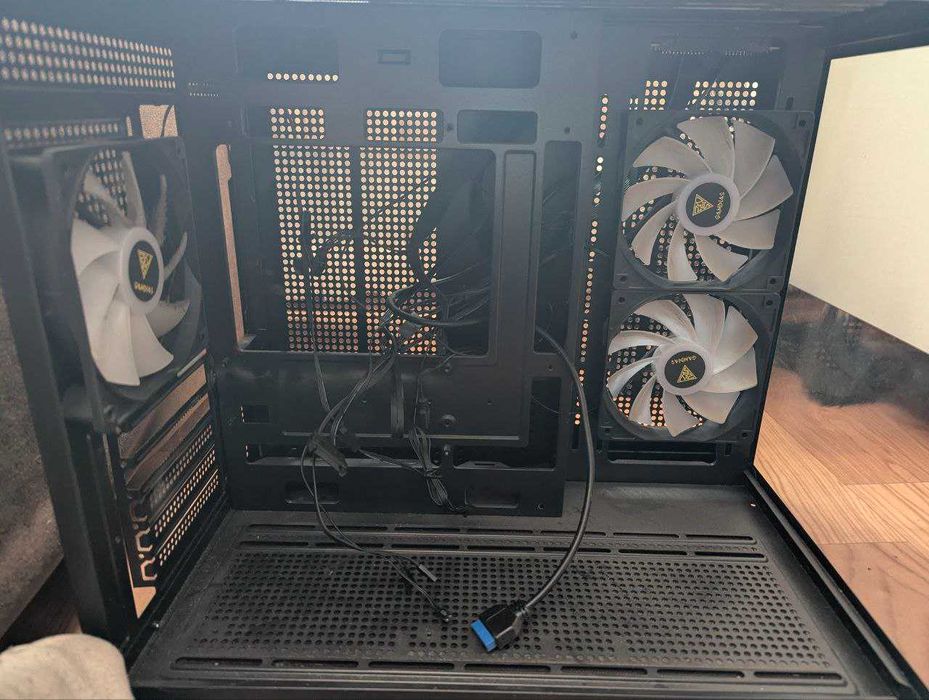 Корпус: Gamedias Aura M-ATX