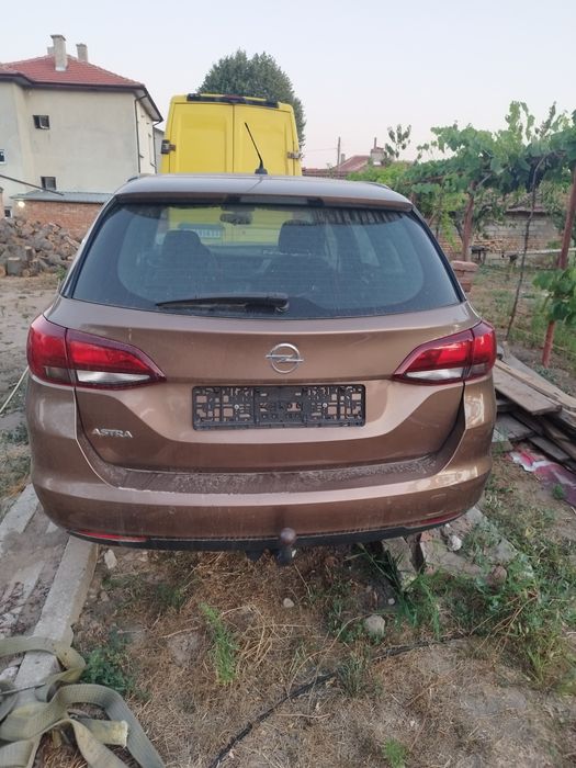 Opel Astra K tourer на части
