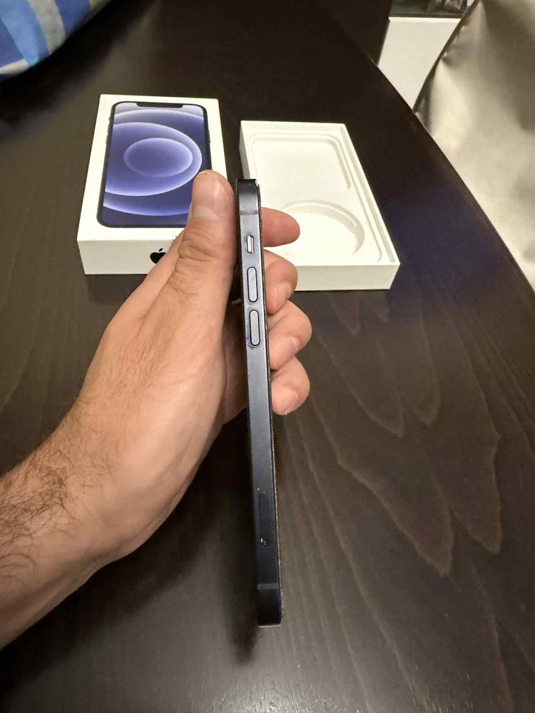 iPhone 12 128gb черен много добро състояние