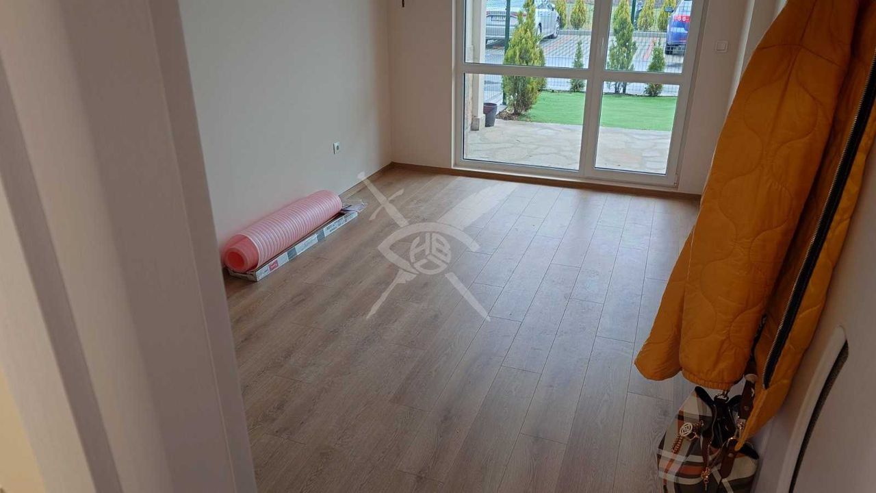Продава се Двустаен апартамент в Бургас, Сарафово - 80 кв.м за 1650 €/кв.м - Снимка #2