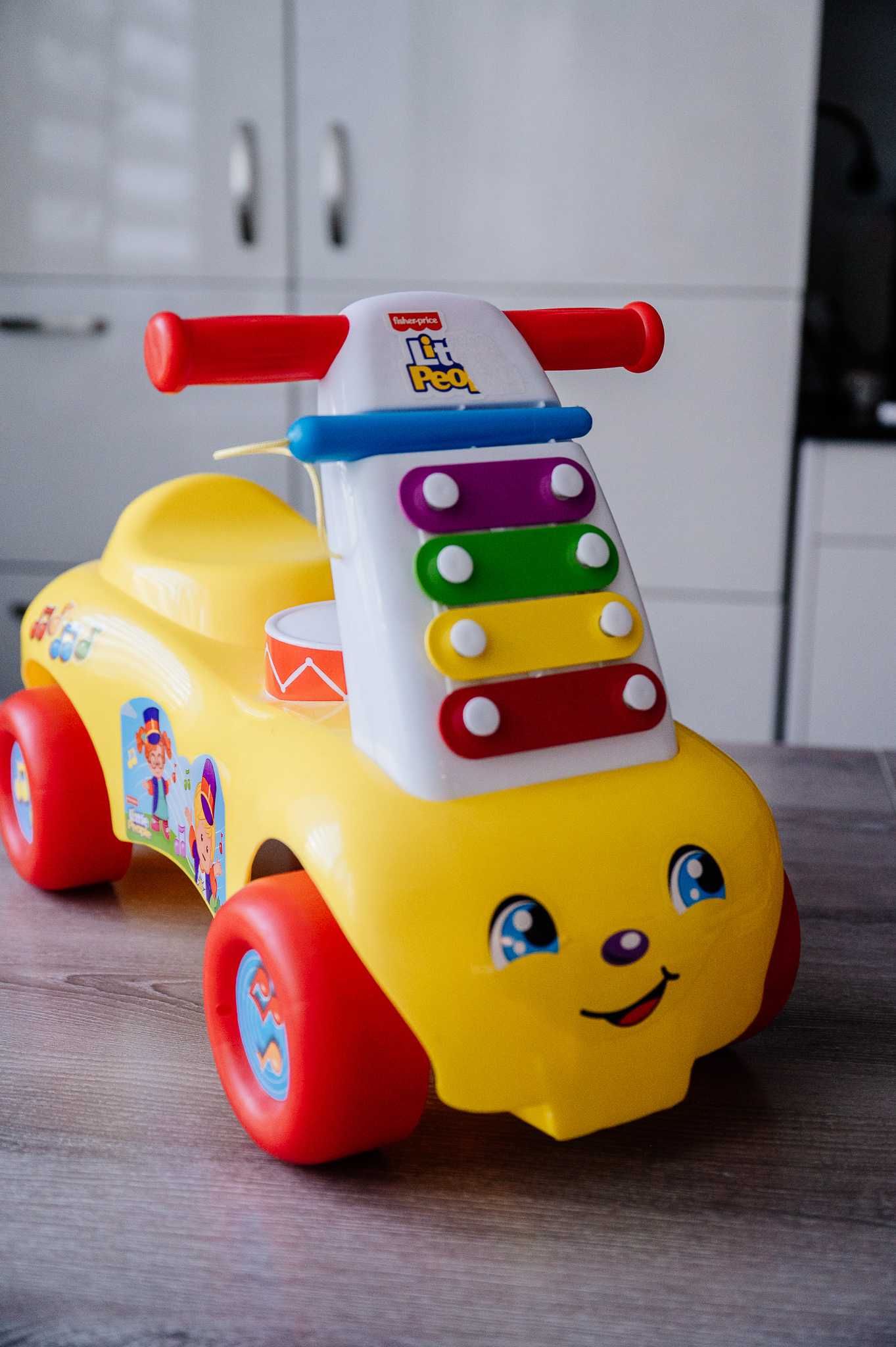 Камионче за бутане Fisher Price