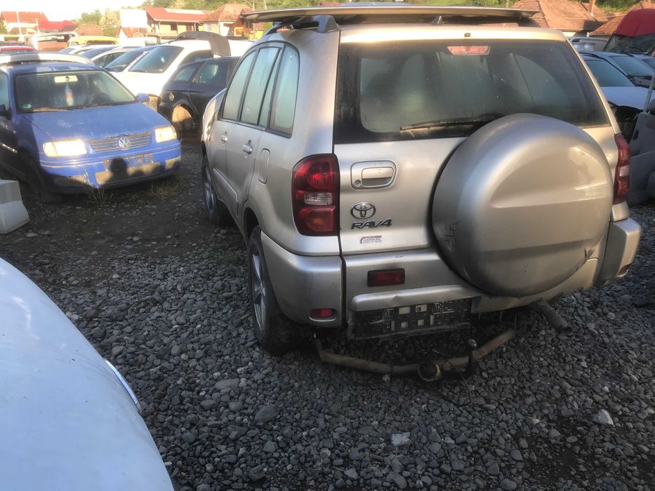 Dezmembrez/Piese Toyota Rav4 2.0 D4D 4WD 2005