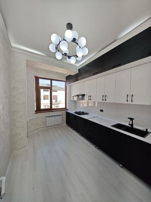 Евро Ремонт Квартира Сотилади 3 хона 7 этаж  18 мкр орентир 22 мактаб