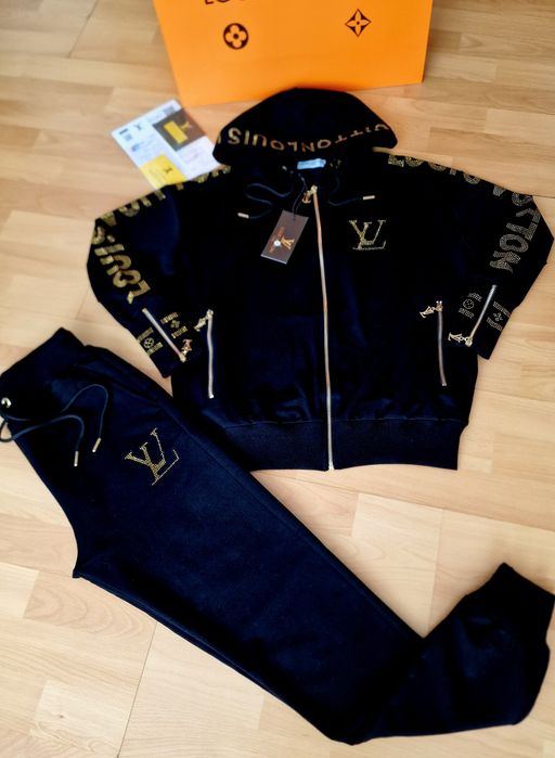 Treninguri bumbac, accesorii metalice aurii, saculet, etichetă