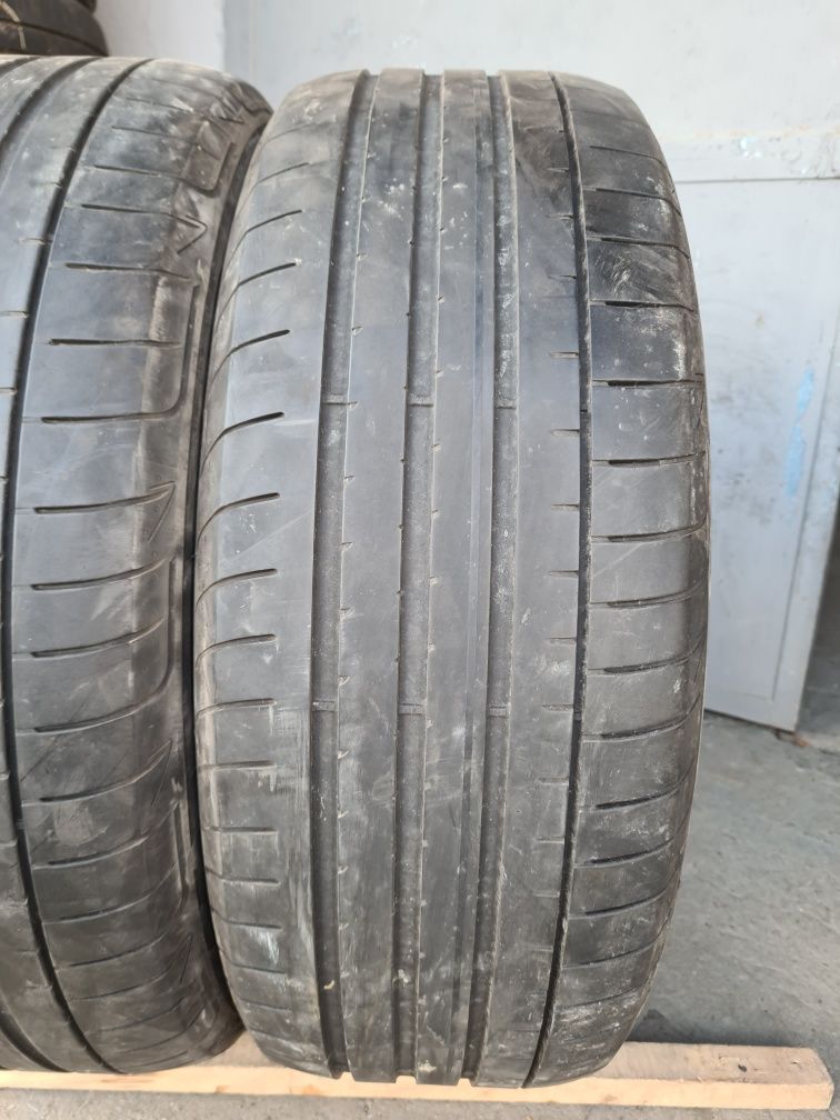 2 бр. летни гуми 235/55/19 GoodYear SUV DOT 0619 4 mm