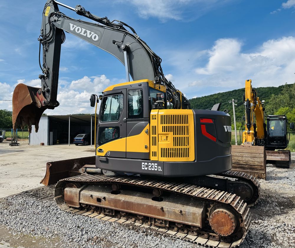 Excavator senile cu lama Volvo ECR 235, an 2014, 28 tone, cupa sapat !