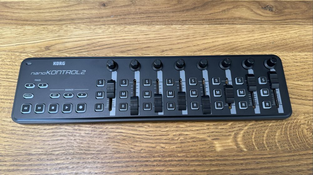 MIDI контролер Korg NANOKONTROL 2