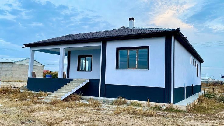 Casele din panouri termoizolante sunt apreciate pentru simplitatea mon