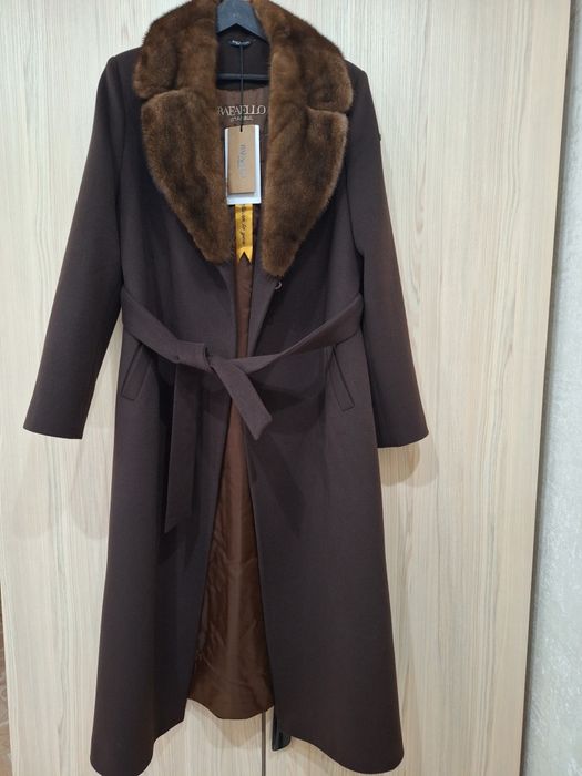 Продам новое пальто Raffaello