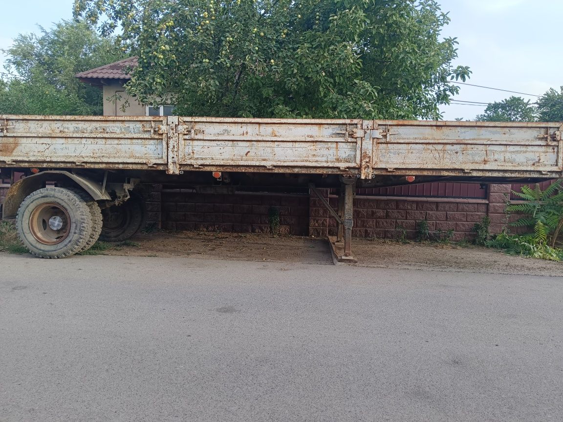 Продам прицеп, 8 метров в хорошем состоянии