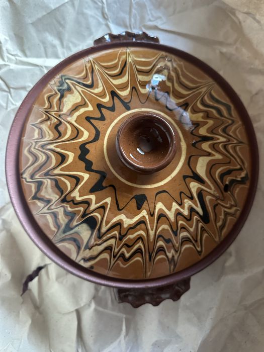 Гювеч 25 лв красив троянски шарен