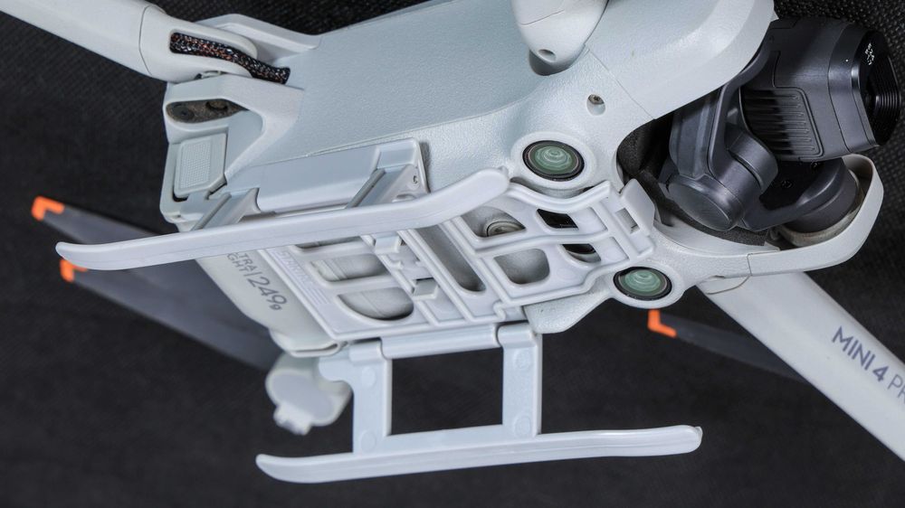 Продавам дрон DJI mini 4 pro - Комбо кит