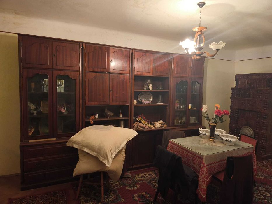 Casă spațioasă cu teren de 2159 mp de vânzare în Urvind