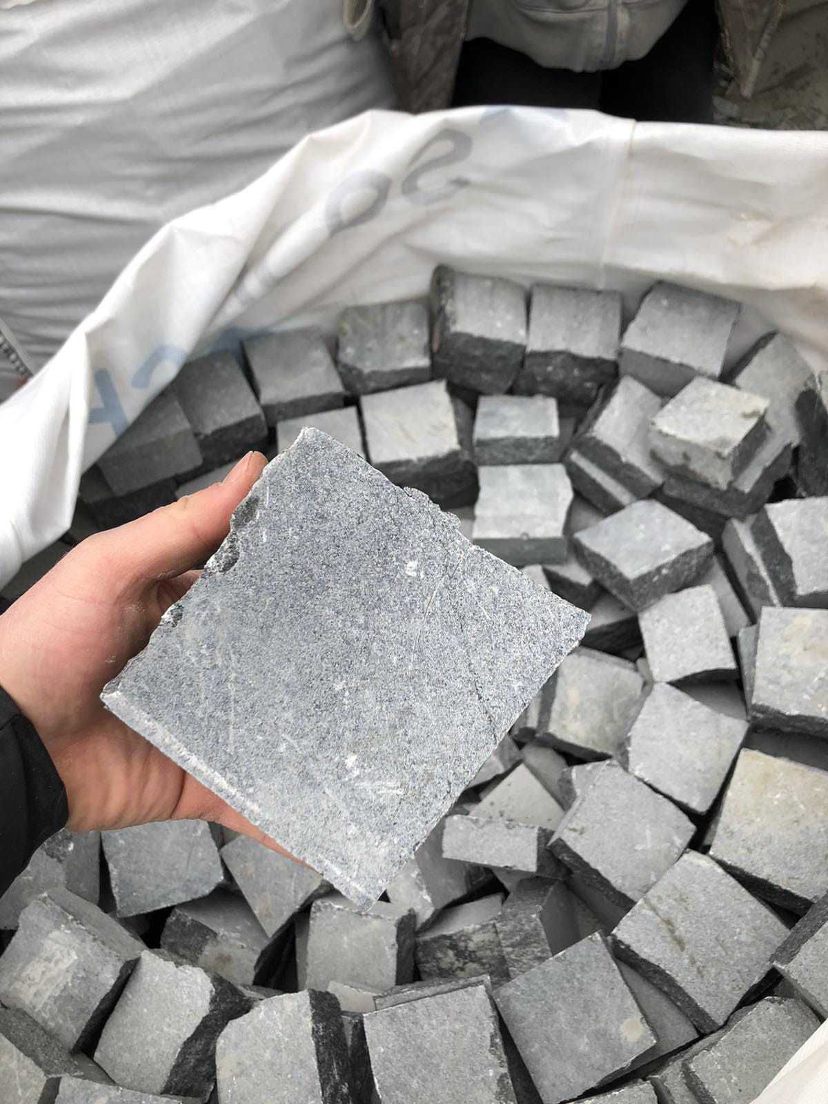 Piatra cubica din  GRANIT GRI 10x10x10 (5) PRET 980 ron/tona fara TVA