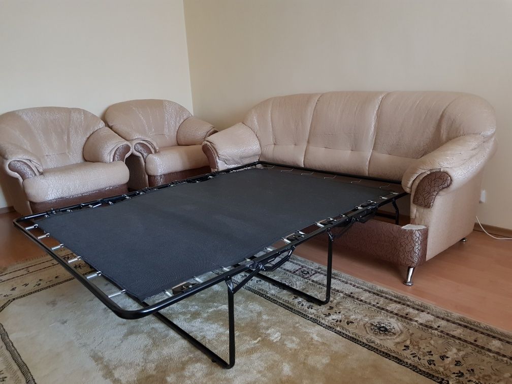 Мягкий уголок(диван+2кресла) Раздвижной-как 2-местная кровать Россия
