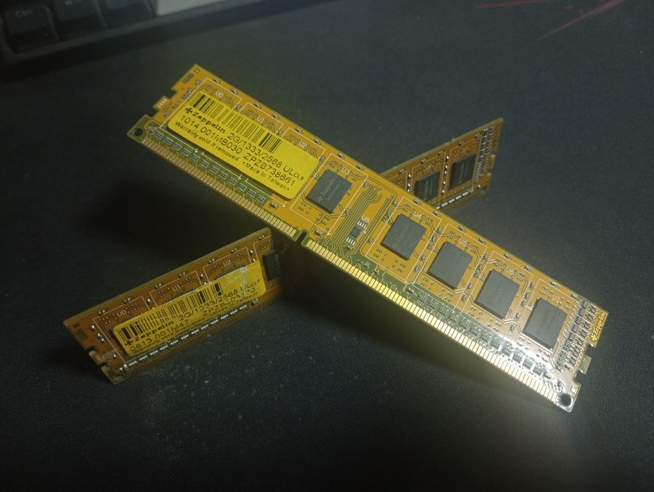 Озу/Оперативная память 4 Гб DDR3