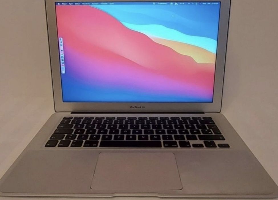 Laptop MacBook Air13, Procesor i7, model 2017, 8GB,  256Gb-Impecabil