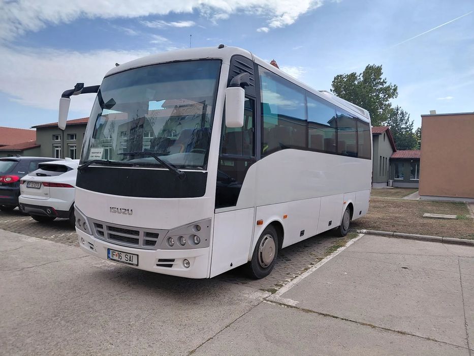 Isuzu TURQUIOSE Autocar in stare buna.