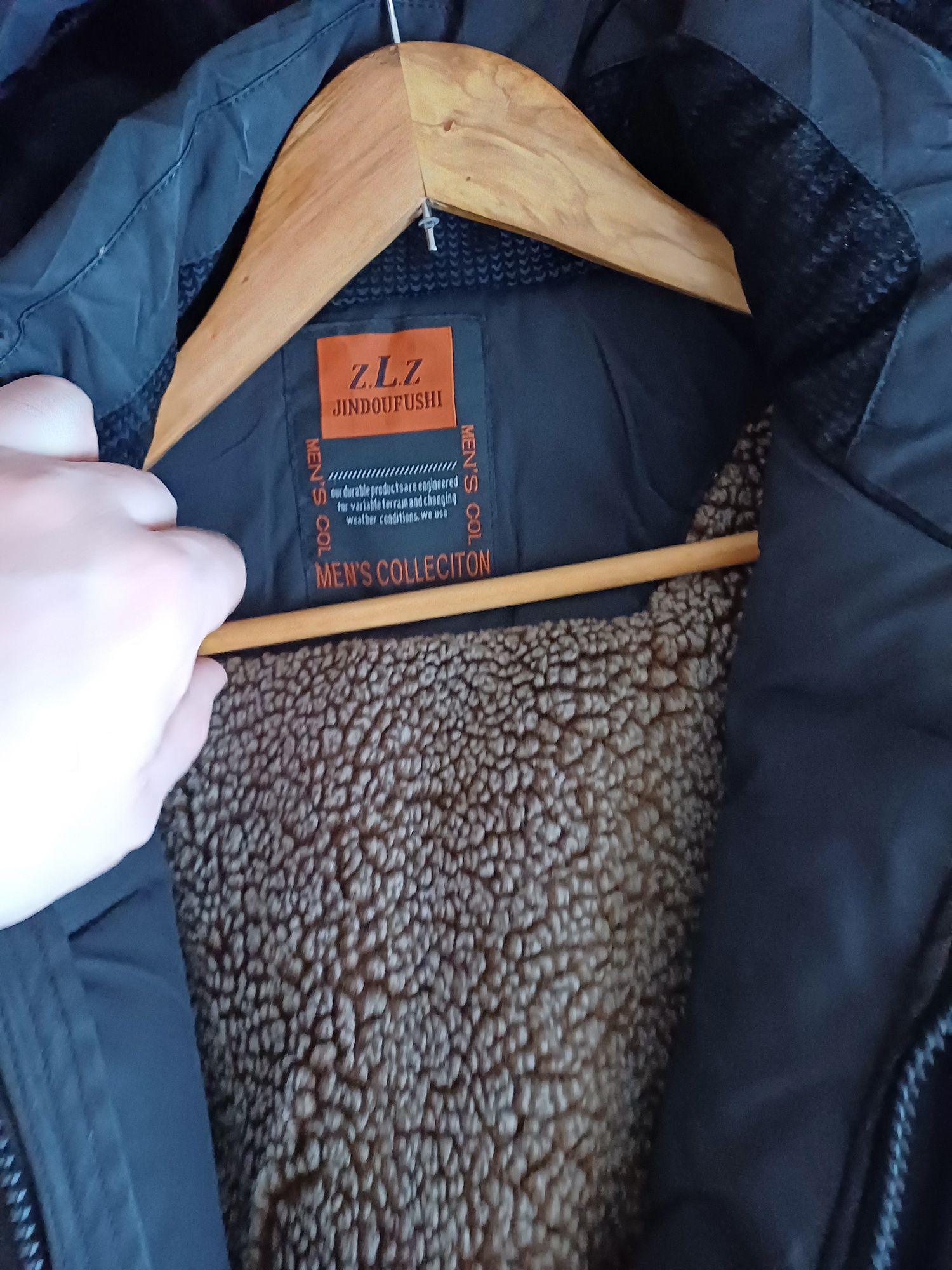 Продам зимнюю куртку